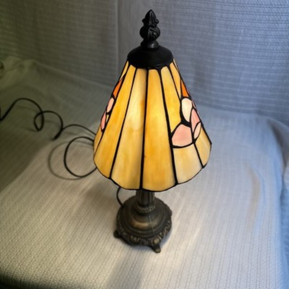 Tiffany Style Stained Glass Floral Lamp 14” Tall Art Nouveau - Picture 5 of 16